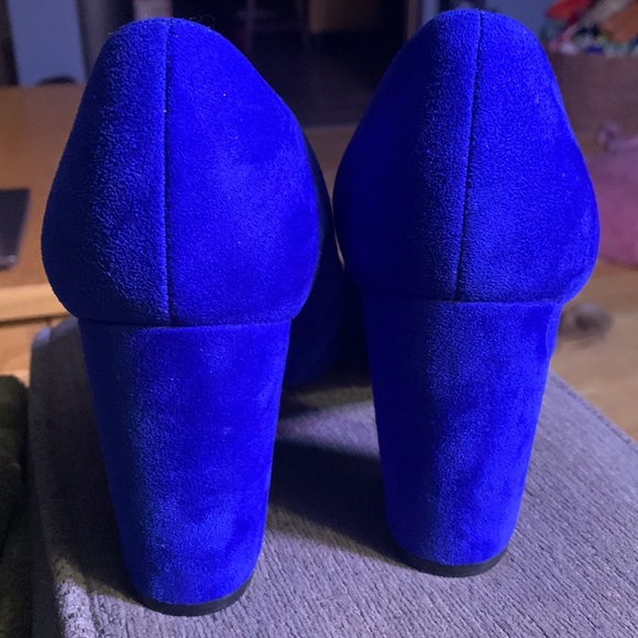 Nine West chunky block heel. Blue suede. Worn once. - Picture 3 of 4